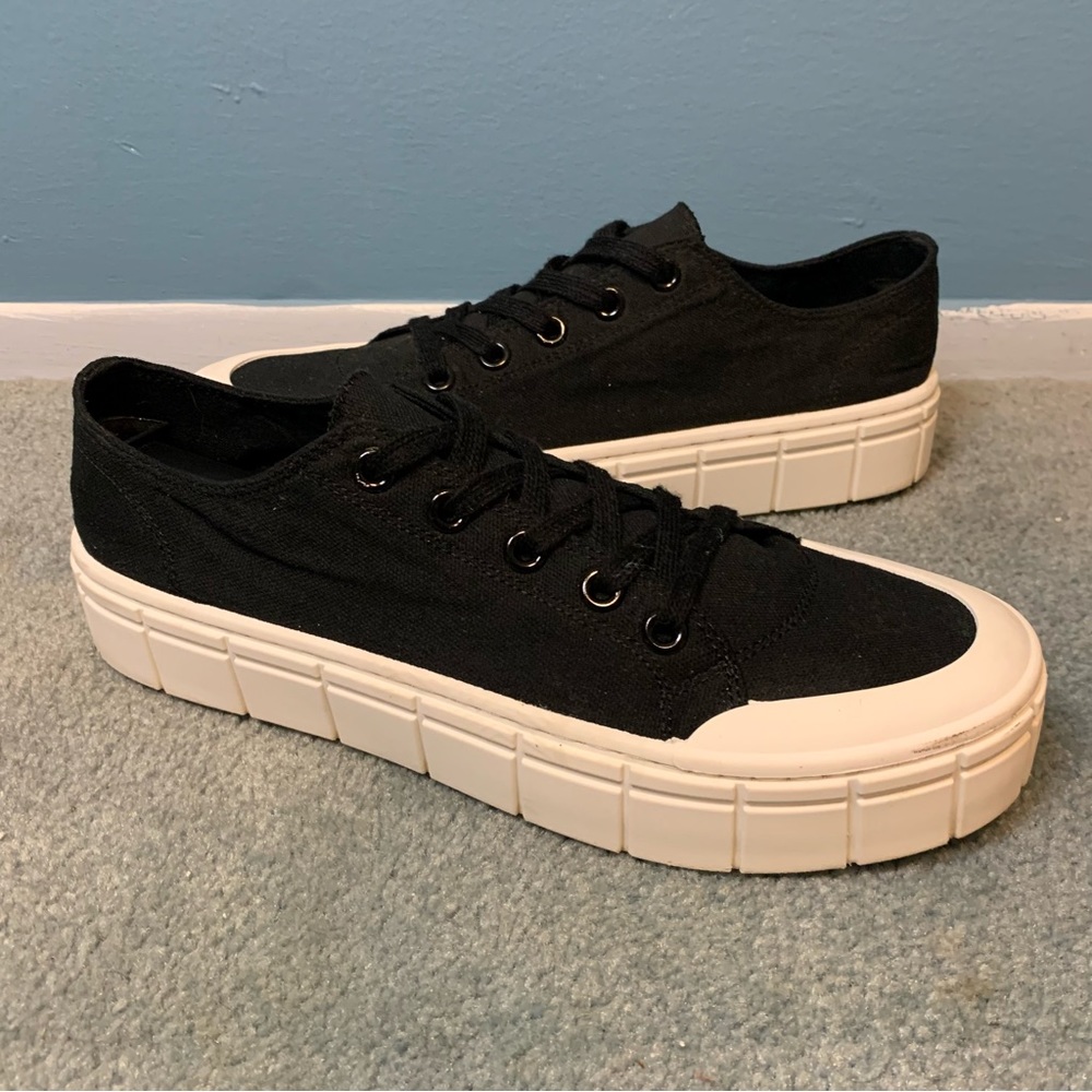 NOBO NO BOUNDARIES Women's 10 Black Low Top Lace Up Platform Canvas Sneakers